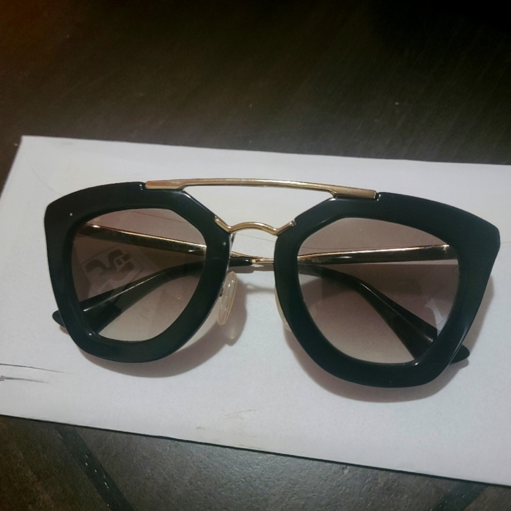 Prada, women sunglasses